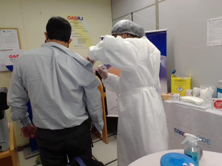 Campanha de vacinação contra a gripe HIN1 em Conceição de Macabu